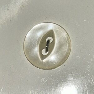 Le Bouton Vintage White Cat Eye Buttons 16mm 5/8 Inch 4 Cards 16 Total 36
